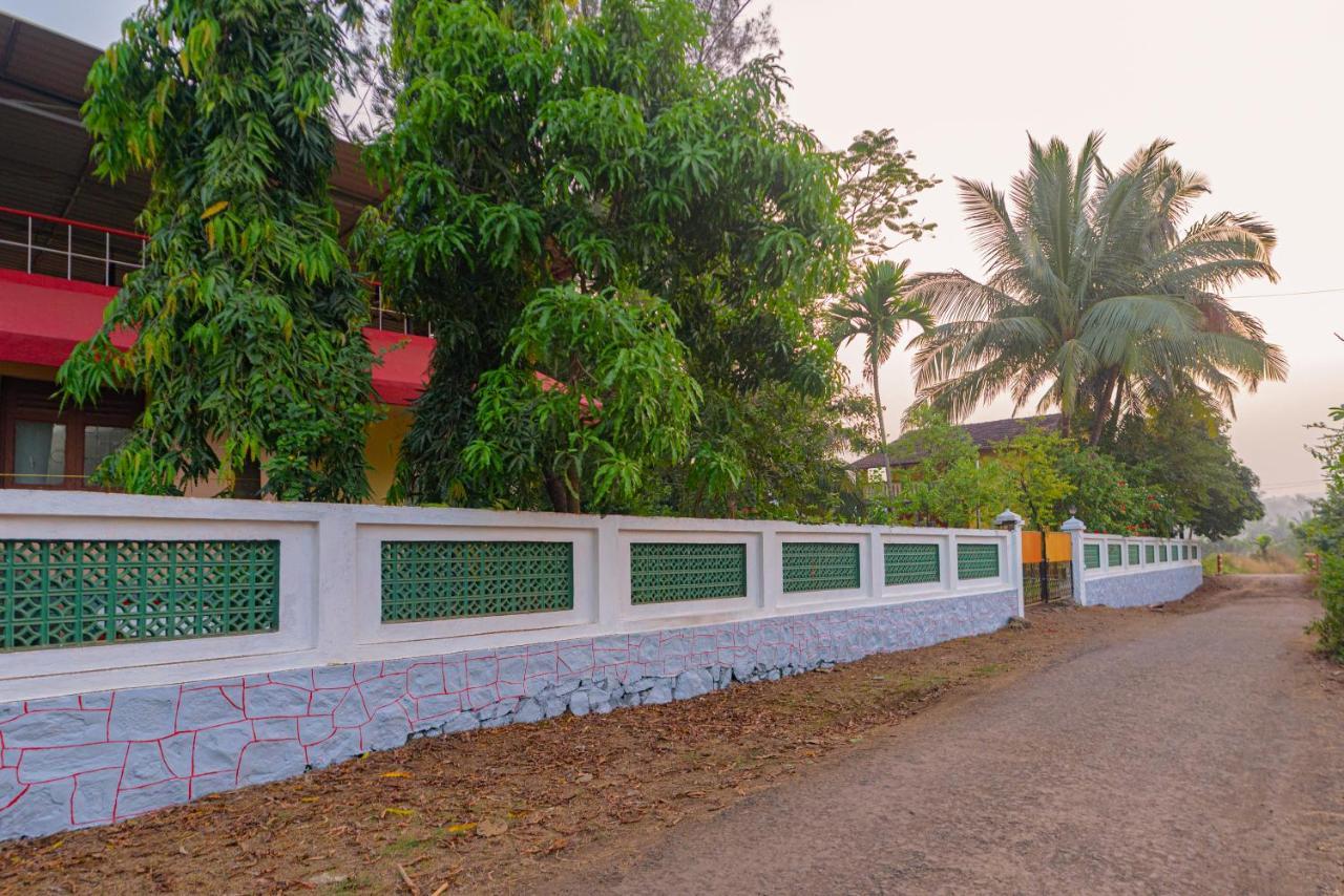 Prajakta Rest House Alībāg Eksteriør bilde