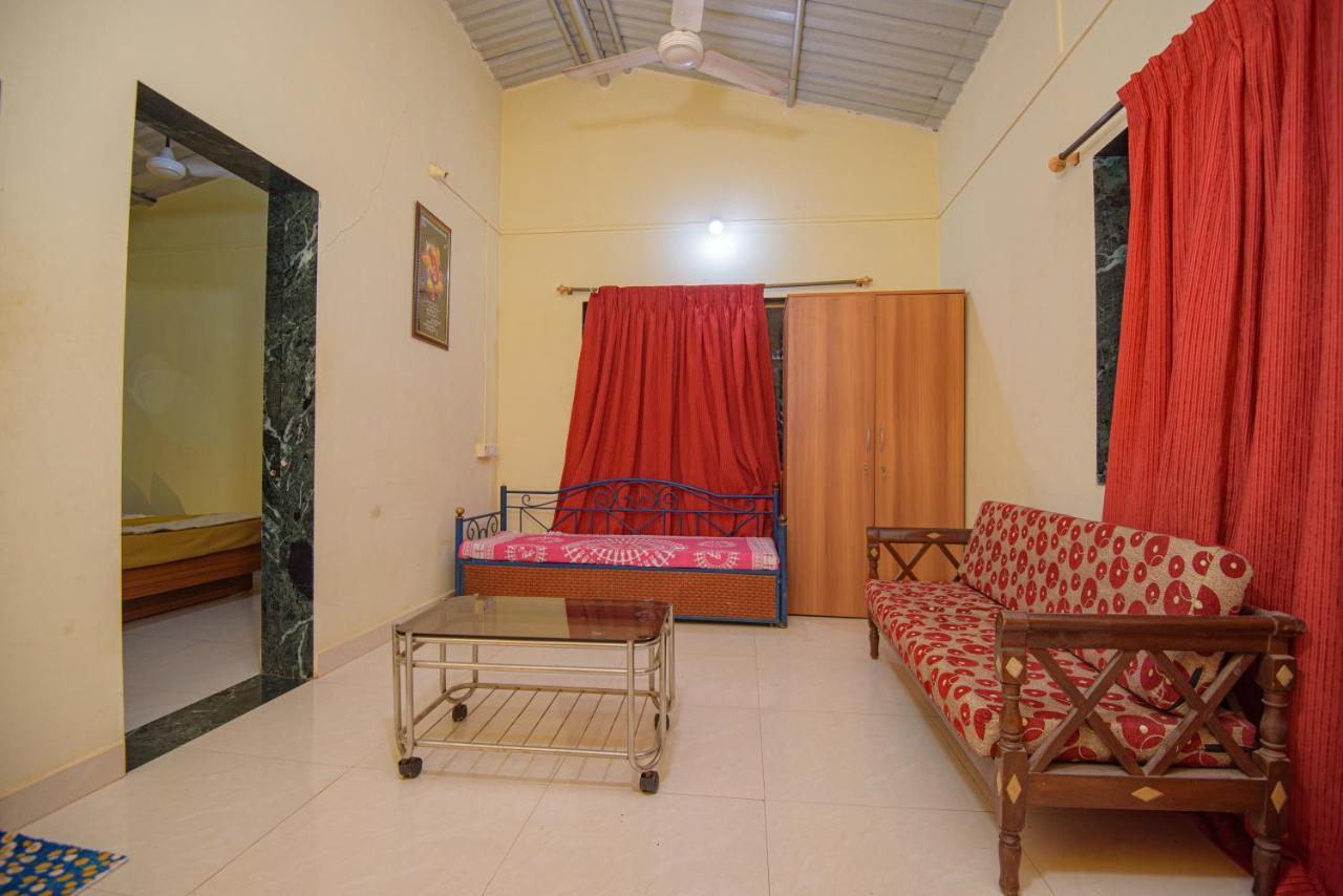 Prajakta Rest House Alībāg Eksteriør bilde