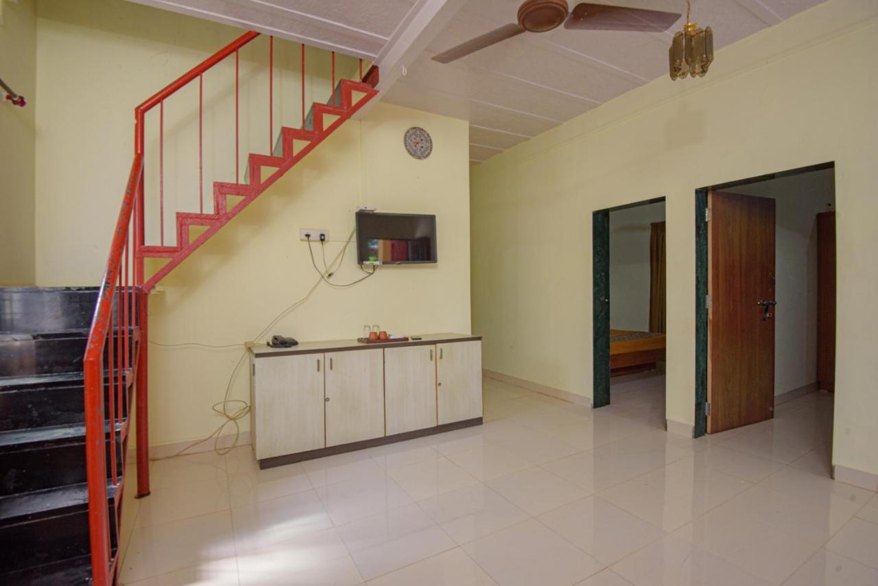 Prajakta Rest House Alībāg Eksteriør bilde