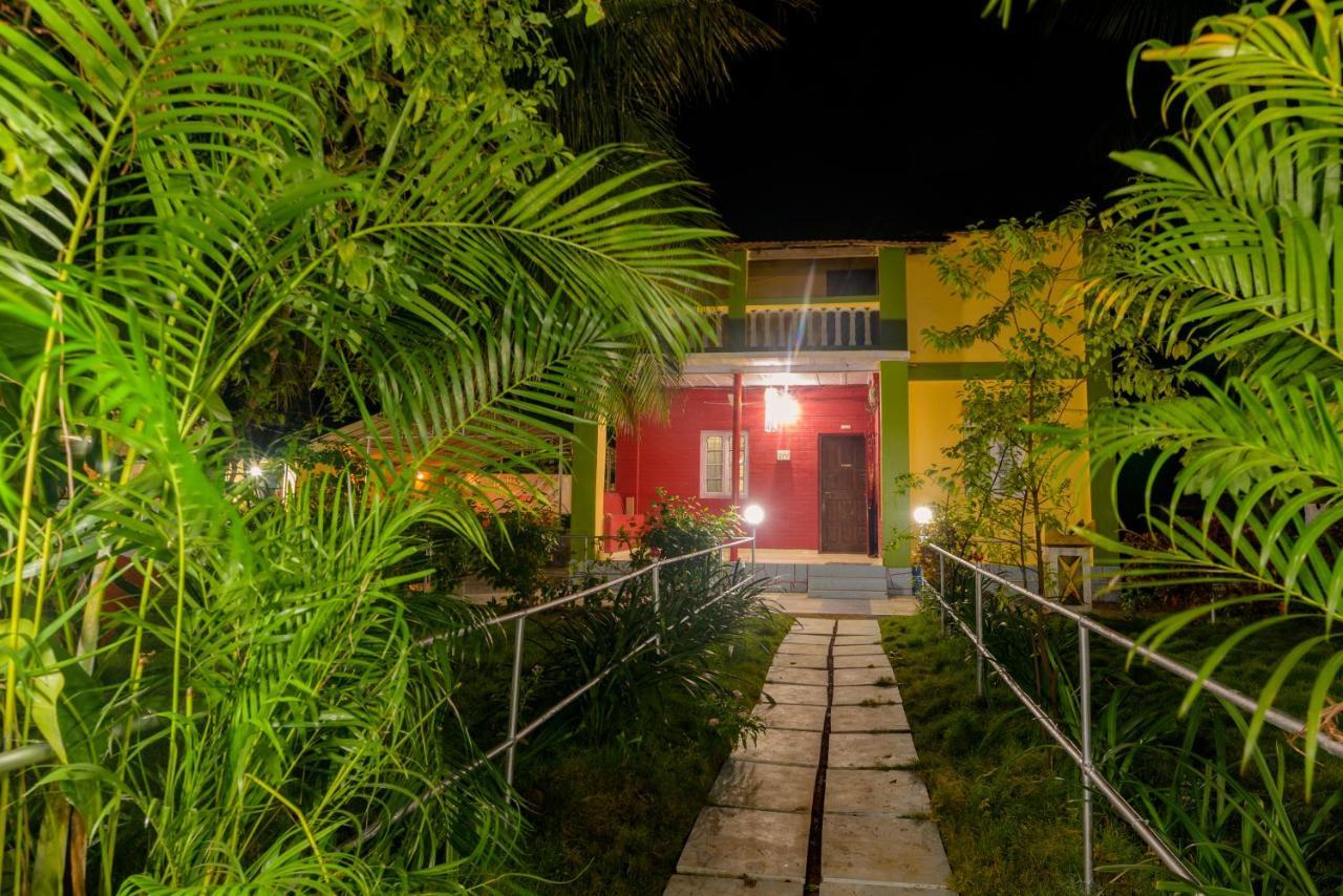 Prajakta Rest House Alībāg Eksteriør bilde