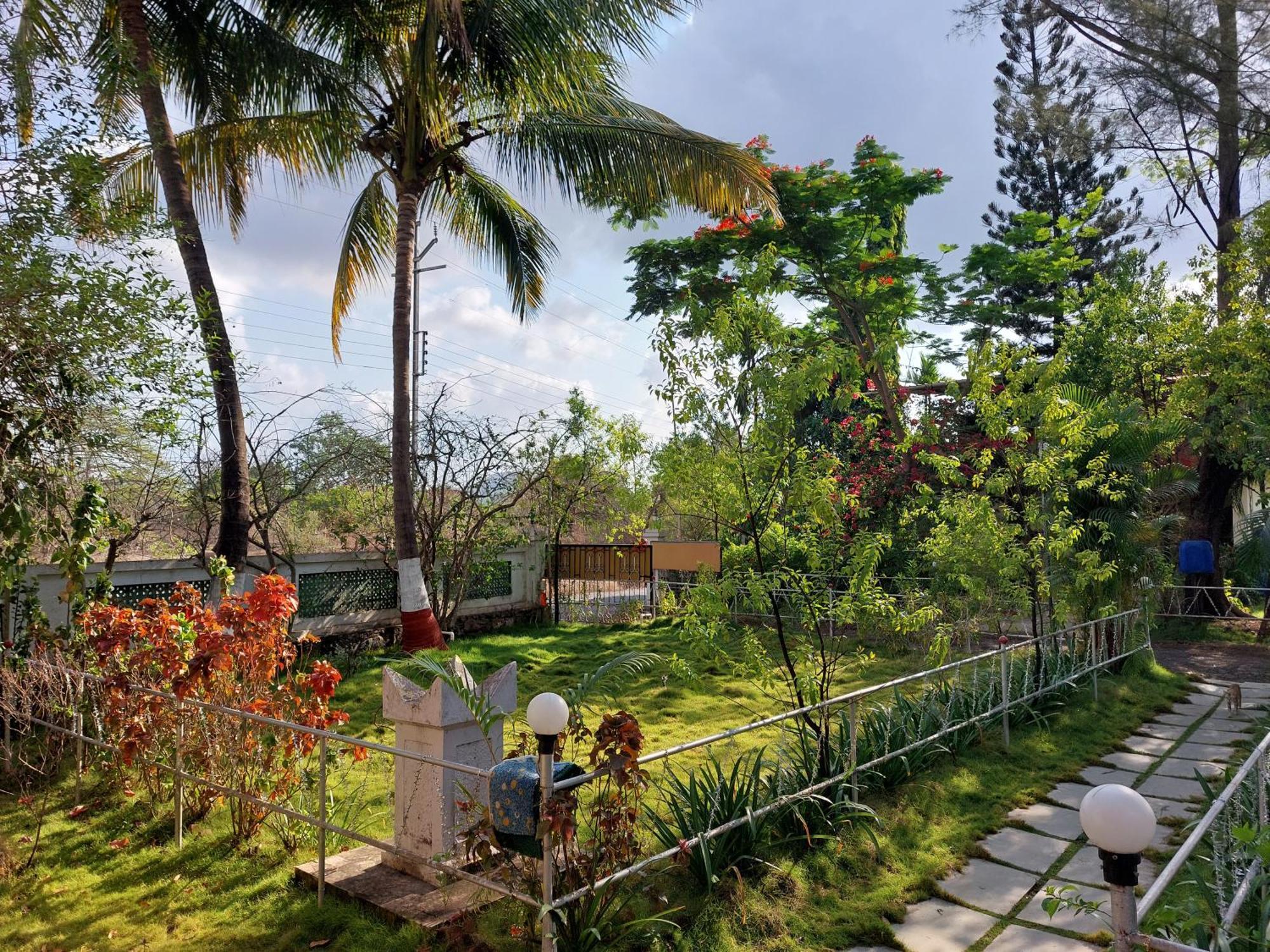 Prajakta Rest House Alībāg Rom bilde