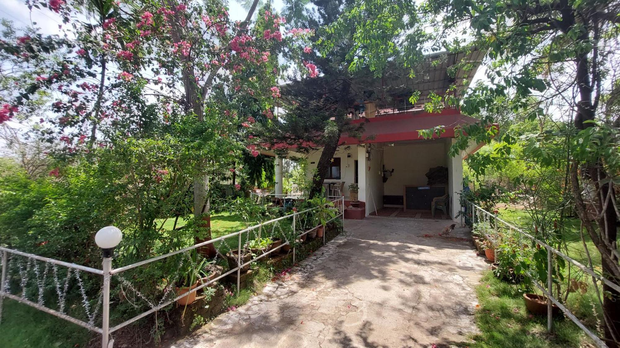 Prajakta Rest House Alībāg Rom bilde
